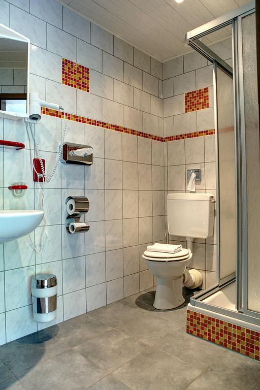 Hotel Restaurant Moselblick Винтрих Экстерьер фото